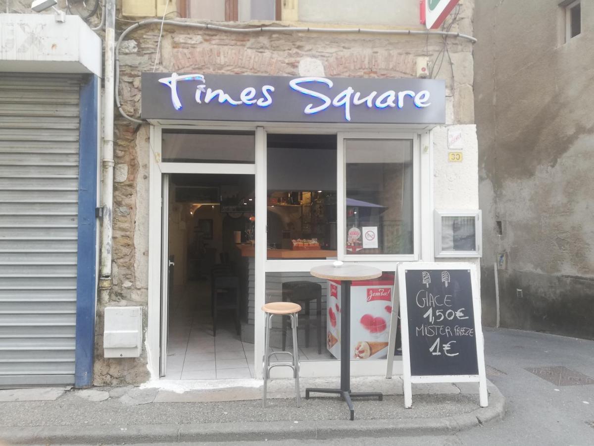 Отель Bar Times Square Вьен Экстерьер фото