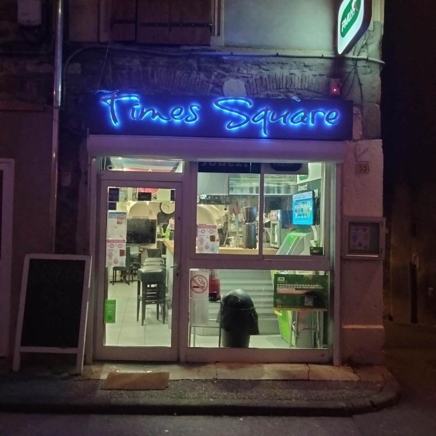 Отель Bar Times Square Вьен Экстерьер фото